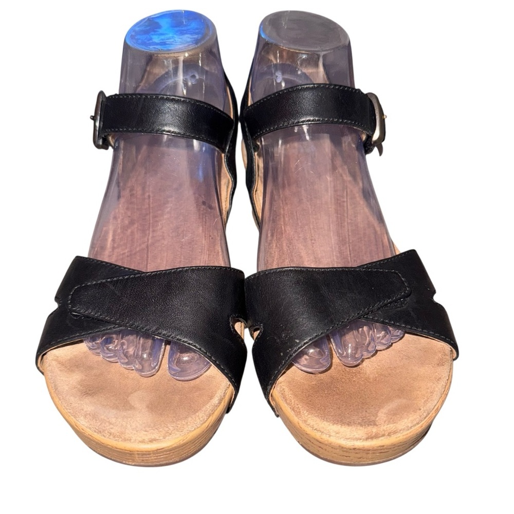Dansko Black Leather Wedge Sandals Size 38 EU 7.5 8 Comfort Buckle Strap - Picture 3 of 6
